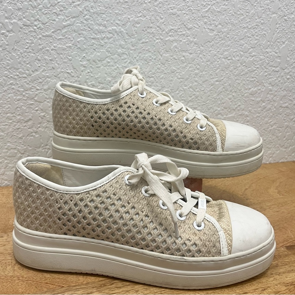 J/SLIDES NYC White Beige Lace-Up Sneakers - Size 7.5